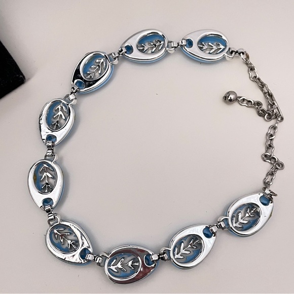 Vintage 50s Blue Enamel Mid-Century Modern Spring Autumn Leaf Hook Back Necklace - Picture 7 of 11